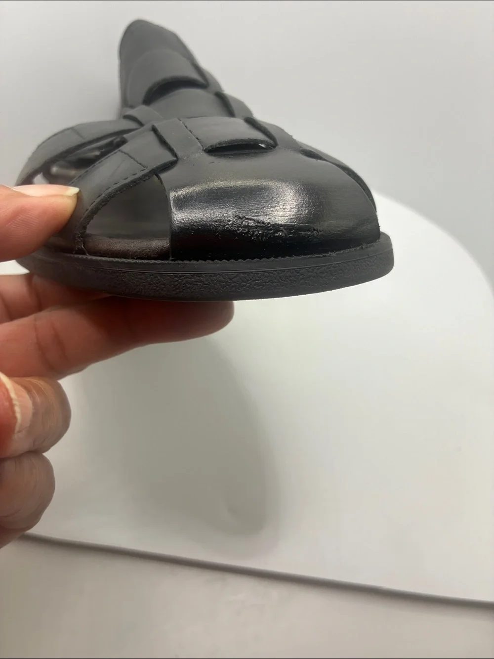 COLE HAAN MENS  LEATHER FISHERMAN SANDAL  GUN METAL BUCKLE DESIGN 9M